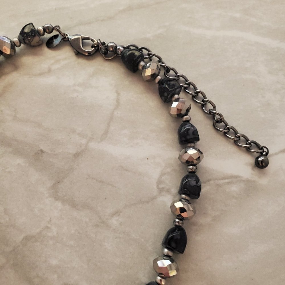 💖 Chico's Beaded Beaded Strand Hammered Pendant Necklace 💖 - Picture 3 of 12
